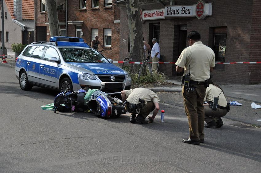 VU nach Verfolgungsfahrt Koeln Ossendorf Frohnhofstr P32.JPG